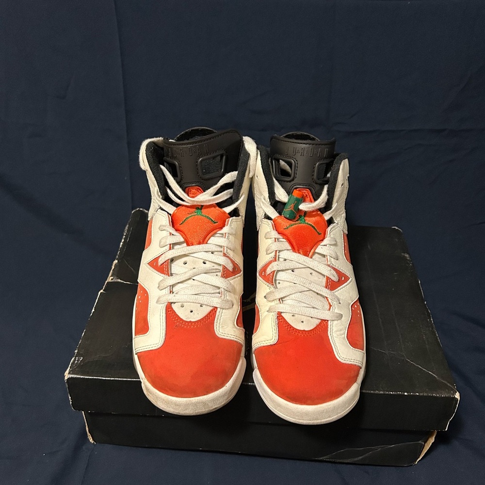 AIR JORDAN 6 RETRO Orange and White Sneakers